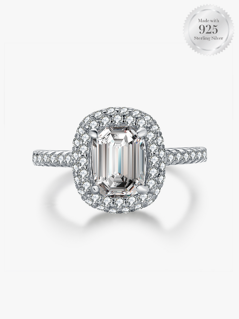 Sparkling Oval Halo Ring